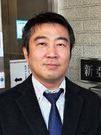 新亚国际语言学院　校長　羽野 宪昭